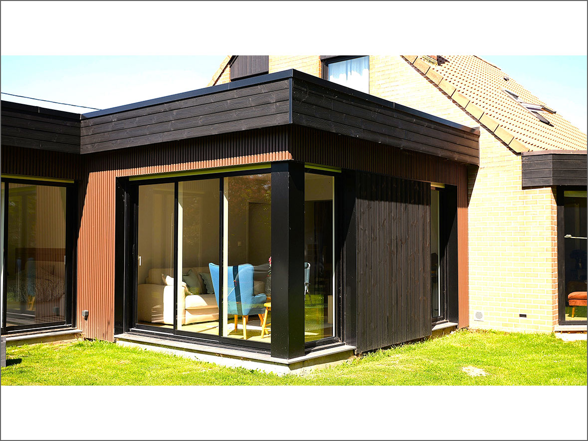 bardage E-WOOD Noir Intense sur une extension à Bachy dans le Nord