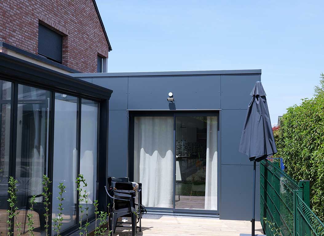 EXTENSION POUR CRÉATION D'UN STUDIO A FAMARS (NORD)- 13