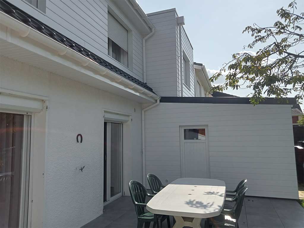 A Famars Réfection de toiture, surélévation du garage en ossature bois, bardage PVC,création d’une chambre et d’un cellier 09